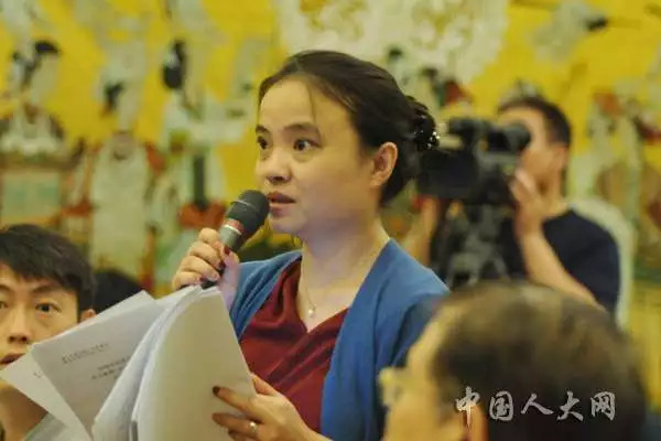 新个税法通过！子女教育、赡养老人等费用可向单位申报代扣