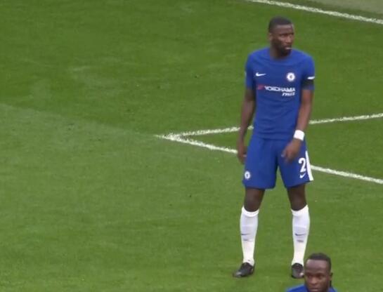 英超冬窗引援范迪克,外媒评五大联赛中卫榜范迪克居首