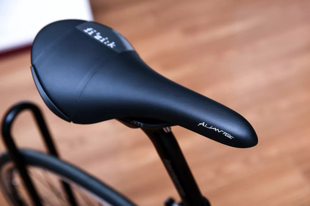 适合“山转公”或入门骑的公路车——SENSIUM500