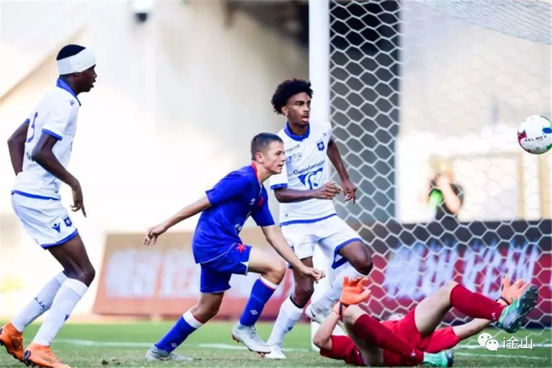 又一个冠军！中国足球的未来或许就在金山这些娃娃身上！