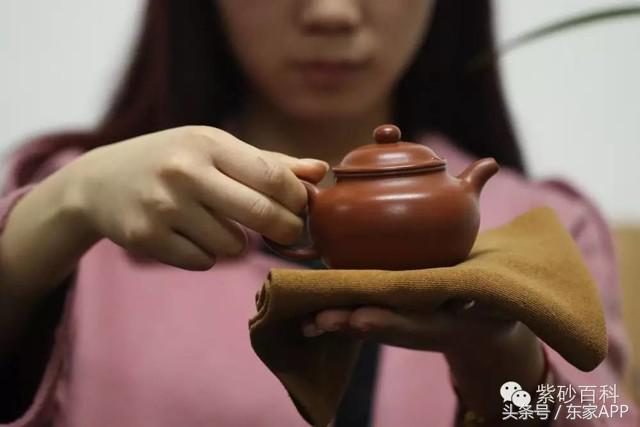 壶身茶垢清理,如何去除恒温壶茶垢最简单方法