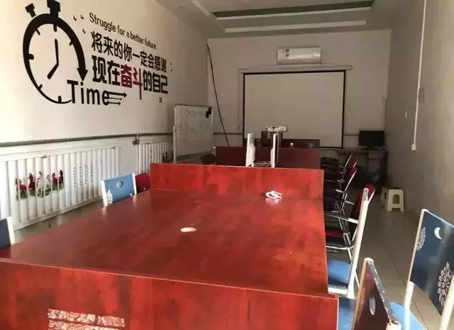 做自媒体怎样才可以月入两万,小镇女孩做自媒体月入过万