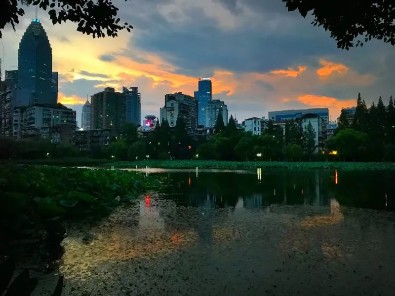 喜欢夏天不喜欢冬天,不喜欢夏天想一直活在冬天里