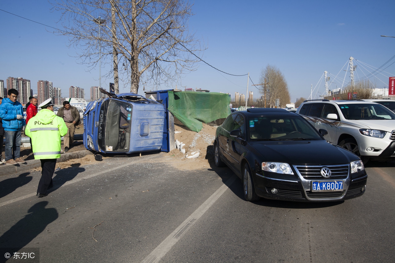 13年迈腾1.8t豪华版现在值得买吗,17年迈腾1.8t豪华版二手车多少钱