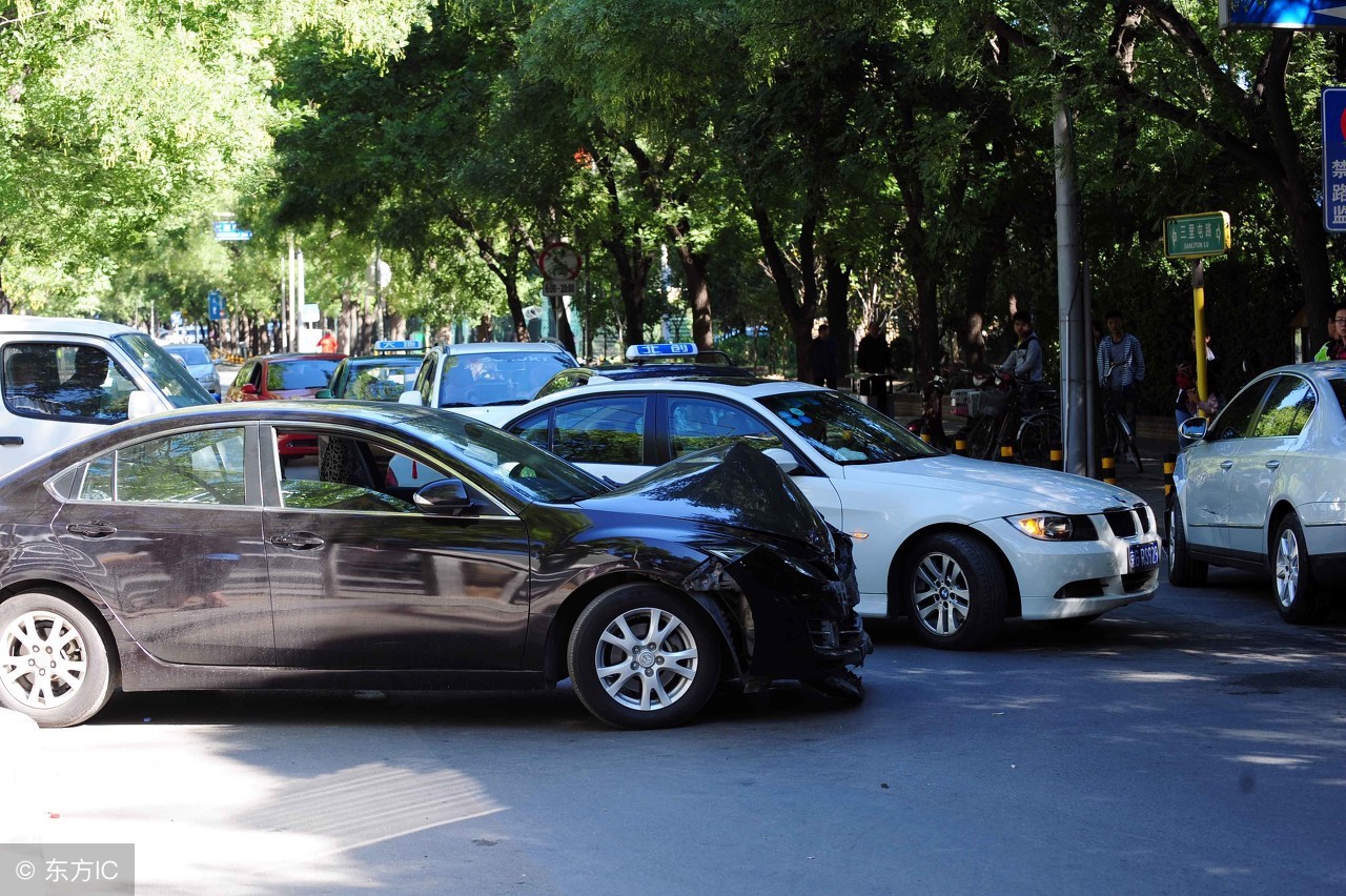 13年迈腾1.8t豪华版现在值得买吗,17年迈腾1.8t豪华版二手车多少钱