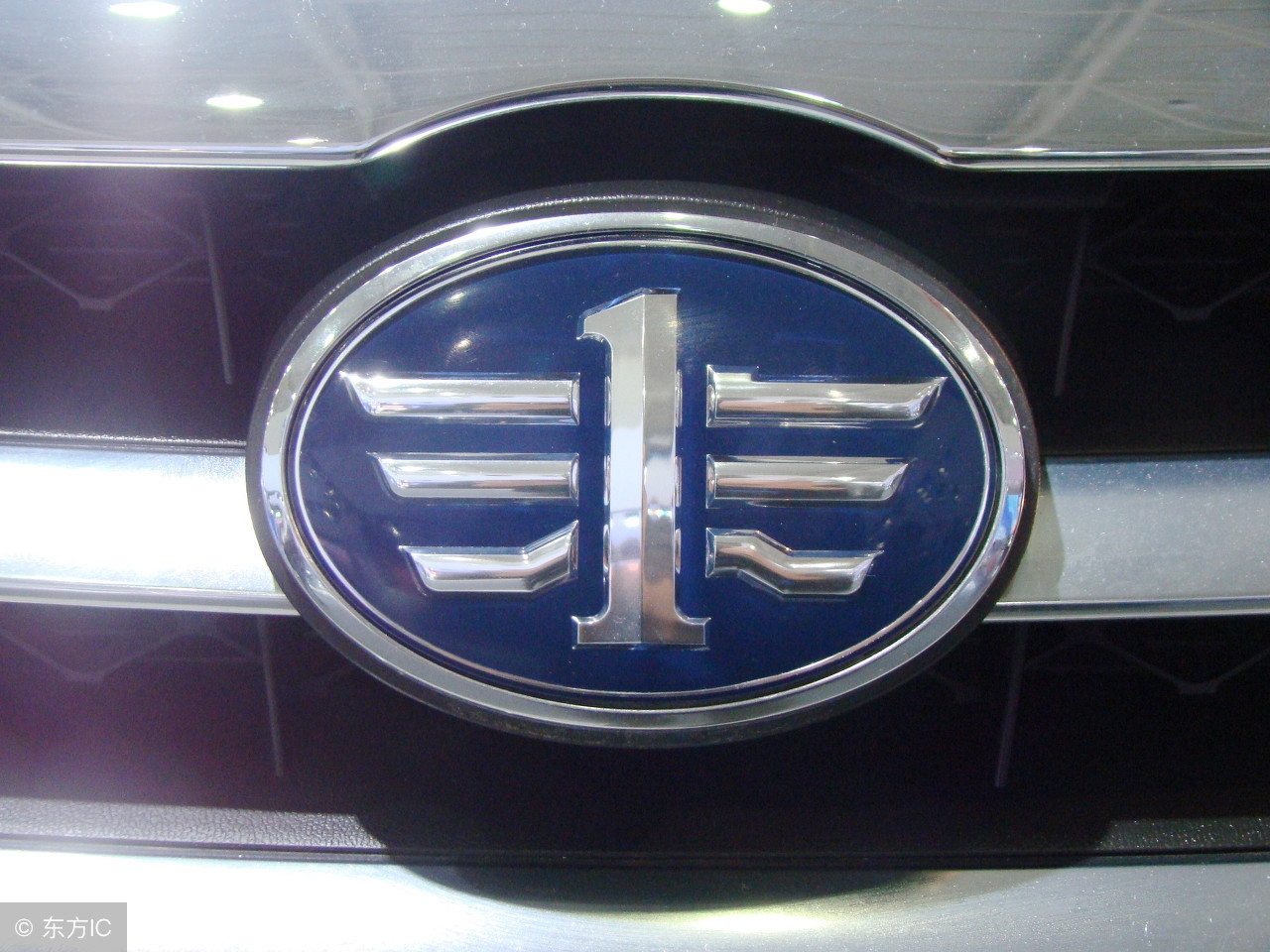 13年迈腾1.8t豪华版现在值得买吗,17年迈腾1.8t豪华版二手车多少钱