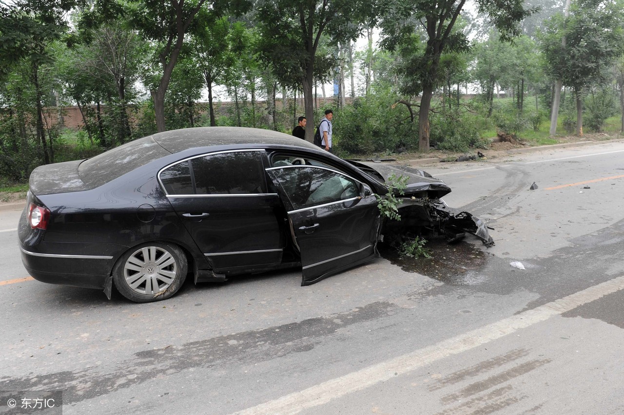 13年迈腾1.8t豪华版现在值得买吗,17年迈腾1.8t豪华版二手车多少钱