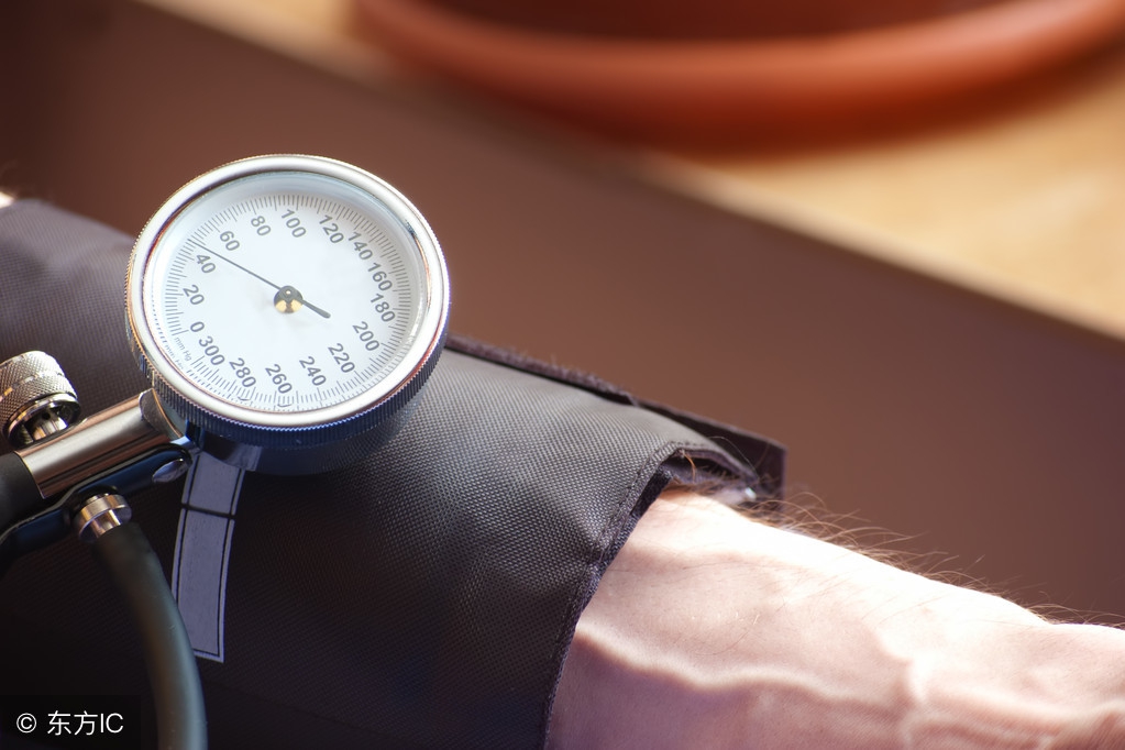 13年迈腾1.8t豪华版现在值得买吗,17年迈腾1.8t豪华版二手车多少钱