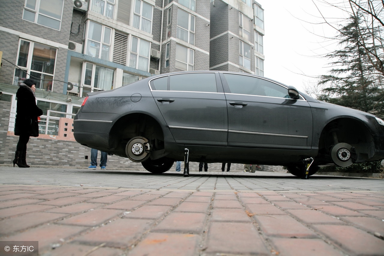 13年迈腾1.8t豪华版现在值得买吗,17年迈腾1.8t豪华版二手车多少钱