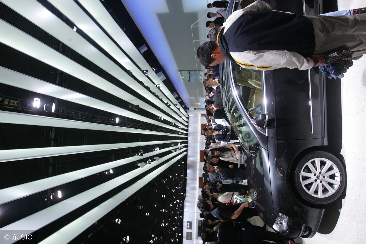 13年迈腾1.8t豪华版现在值得买吗,17年迈腾1.8t豪华版二手车多少钱