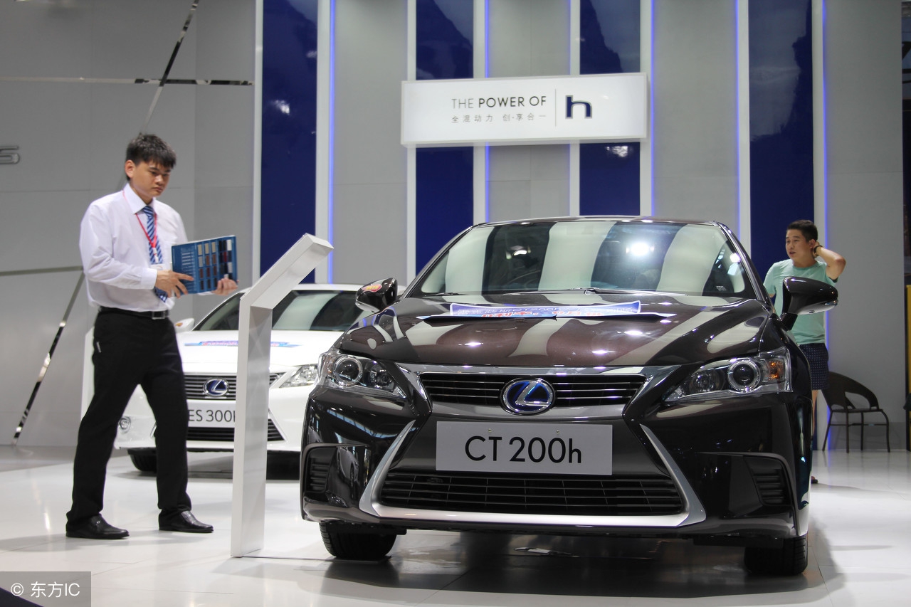 13年迈腾1.8t豪华版现在值得买吗,17年迈腾1.8t豪华版二手车多少钱