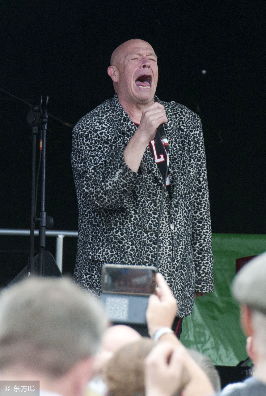 13年迈腾1.8t豪华版现在值得买吗,17年迈腾1.8t豪华版二手车多少钱