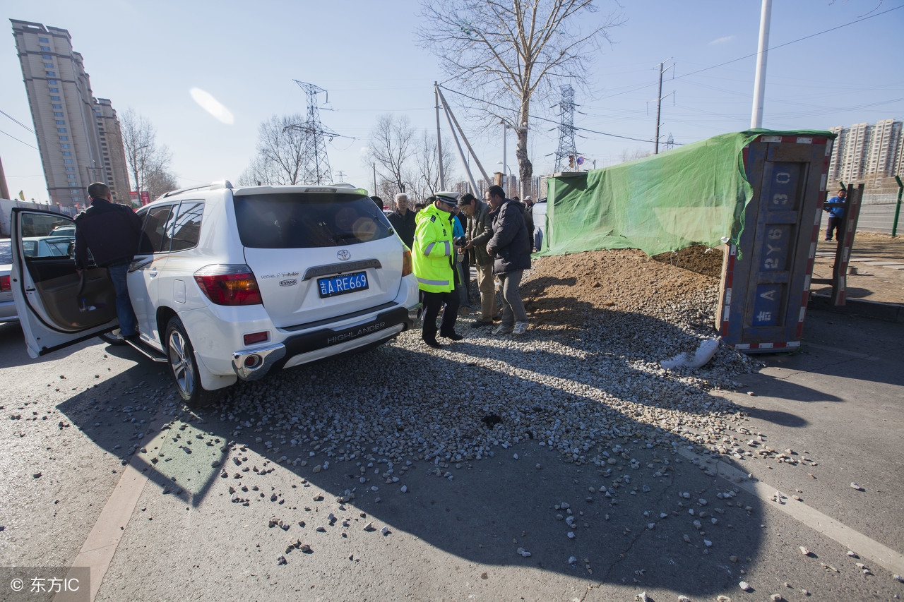 13年迈腾1.8t豪华版现在值得买吗,17年迈腾1.8t豪华版二手车多少钱