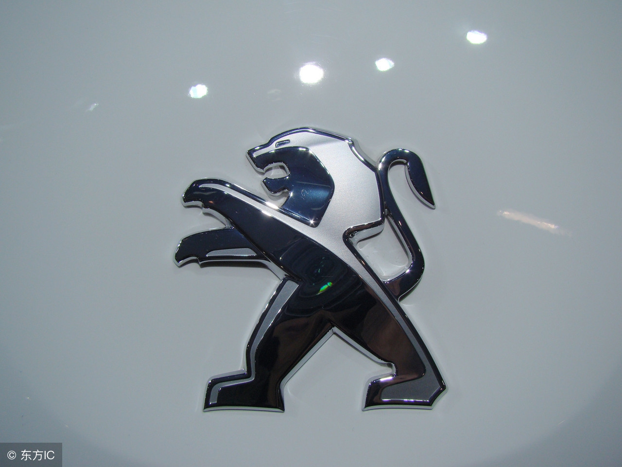 13年迈腾1.8t豪华版现在值得买吗,17年迈腾1.8t豪华版二手车多少钱