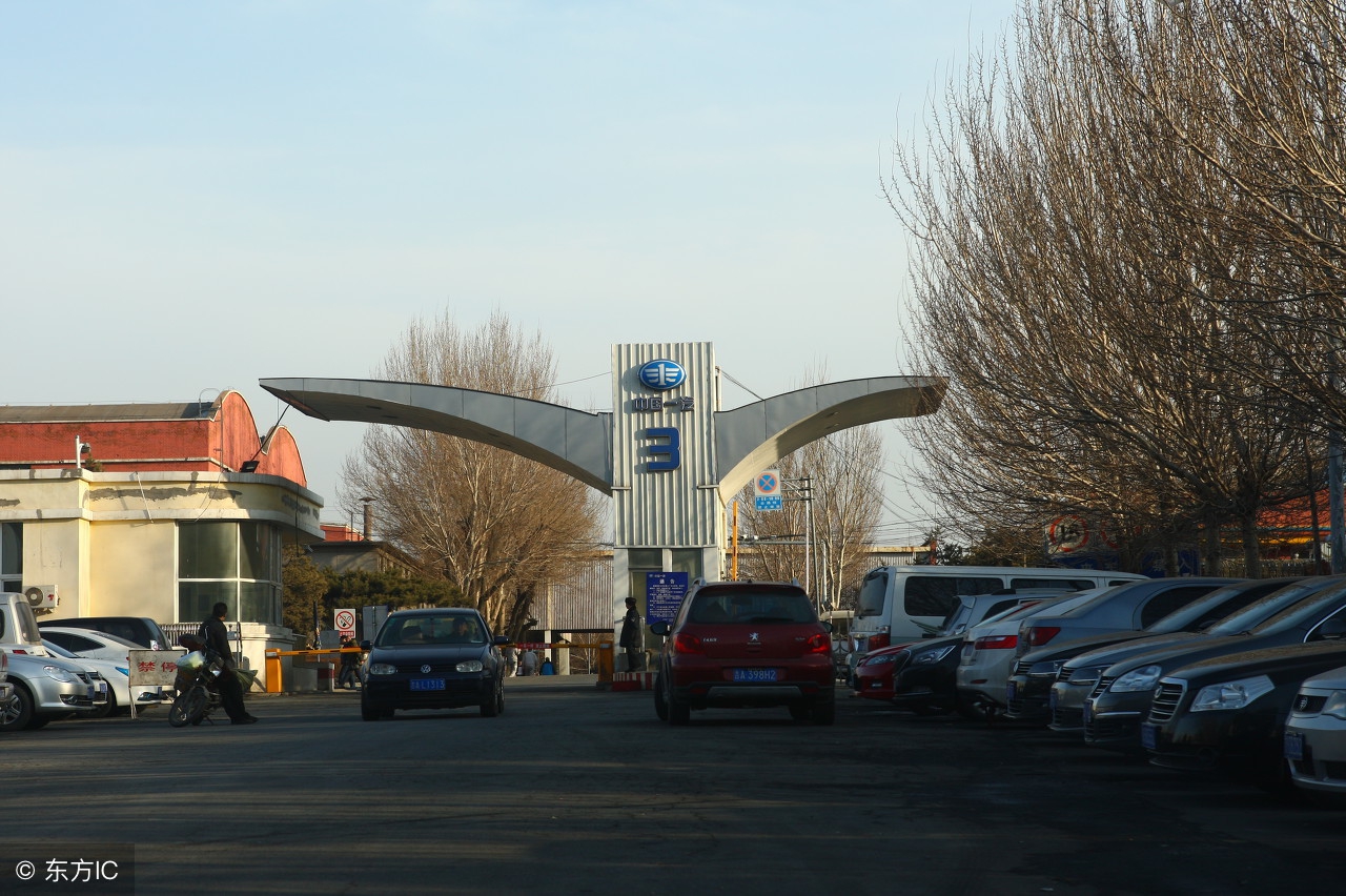 13年迈腾1.8t豪华版现在值得买吗,17年迈腾1.8t豪华版二手车多少钱