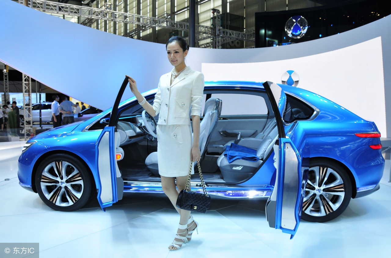 13年迈腾1.8t豪华版现在值得买吗,17年迈腾1.8t豪华版二手车多少钱