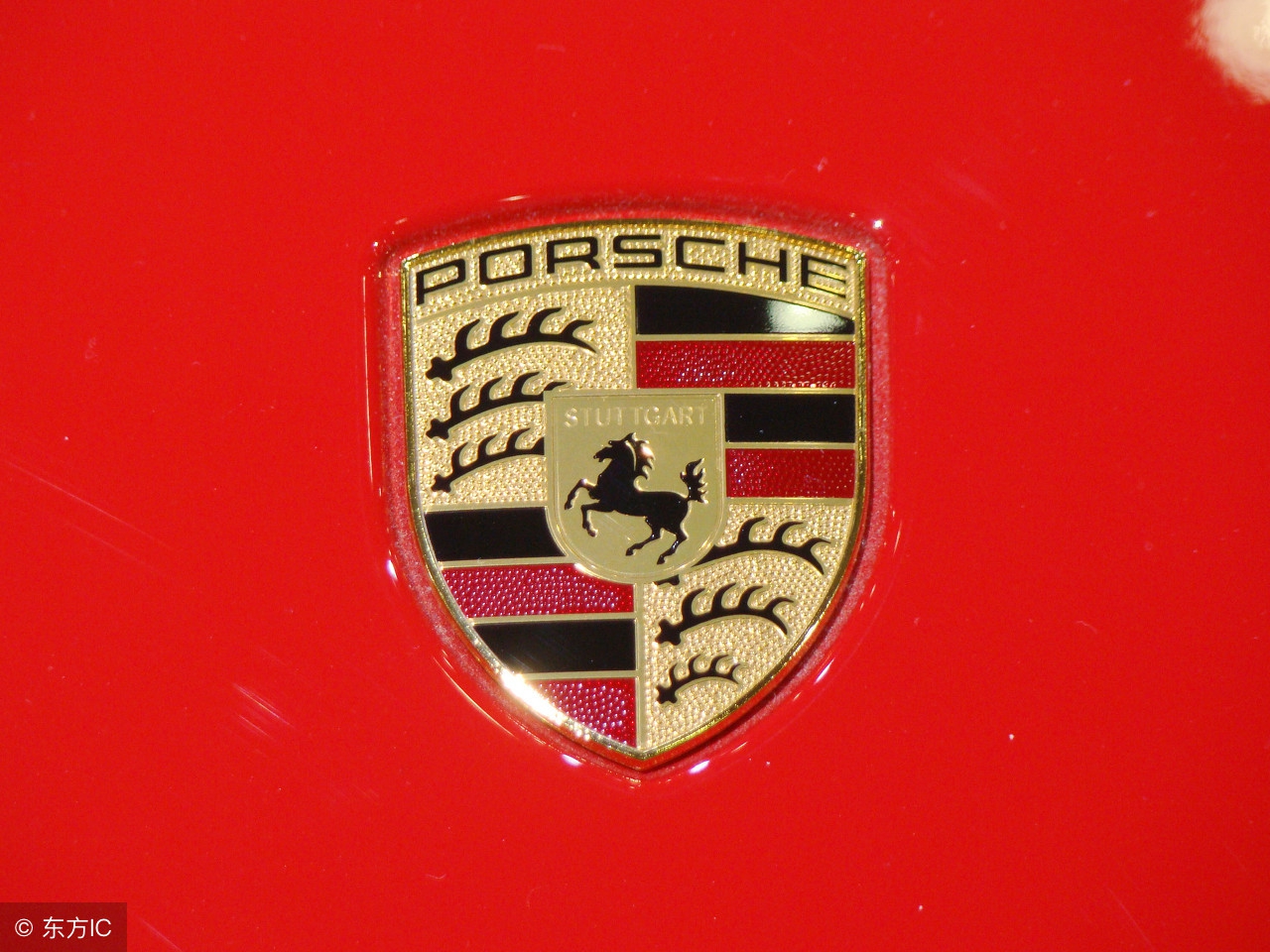 13年迈腾1.8t豪华版现在值得买吗,17年迈腾1.8t豪华版二手车多少钱