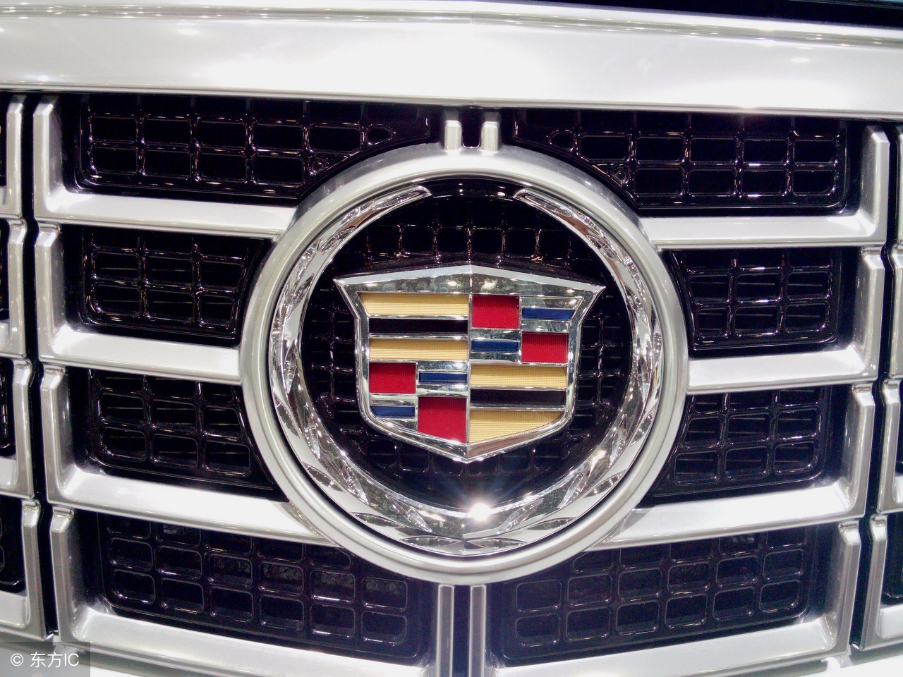 13年迈腾1.8t豪华版现在值得买吗,17年迈腾1.8t豪华版二手车多少钱