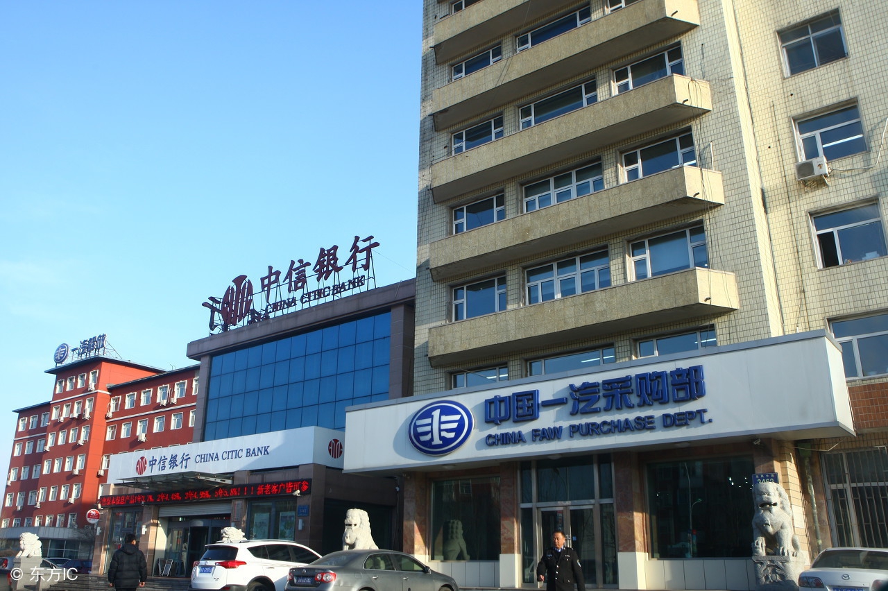 13年迈腾1.8t豪华版现在值得买吗,17年迈腾1.8t豪华版二手车多少钱