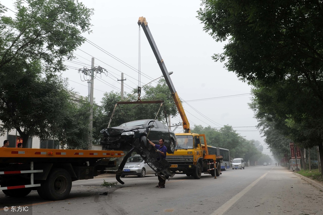 13年迈腾1.8t豪华版现在值得买吗,17年迈腾1.8t豪华版二手车多少钱