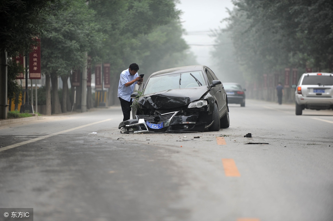 13年迈腾1.8t豪华版现在值得买吗,17年迈腾1.8t豪华版二手车多少钱