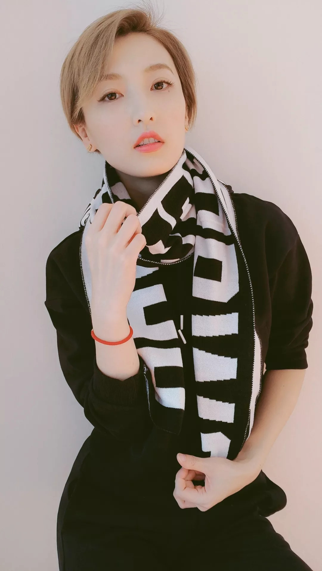 全智贤生完二胎,纤瘦似少女,小s与三个女儿合照像姐妹——产后恢复的好不好,决定了你是加速衰老还是逆生长!