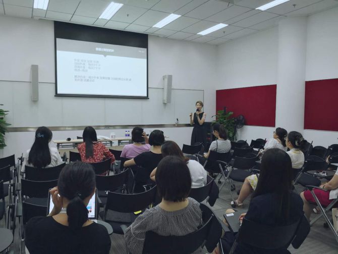 全智贤生完二胎,纤瘦似少女,小s与三个女儿合照像姐妹——产后恢复的好不好,决定了你是加速衰老还是逆生长!