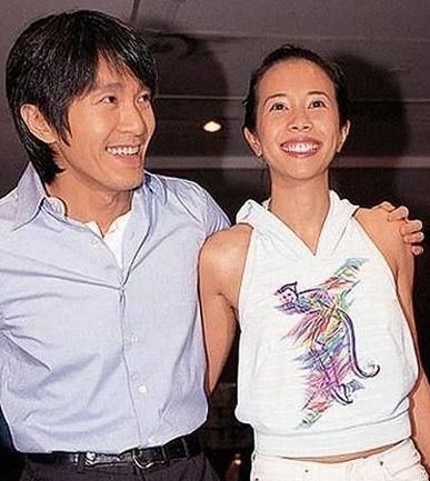 全裸拍写真,还撩倒过周星驰,48岁的她性感炸了!