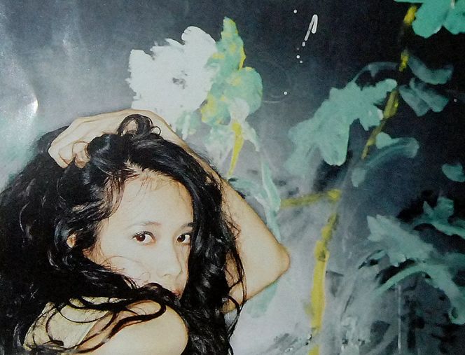 全裸拍写真,还撩倒过周星驰,48岁的她性感炸了!