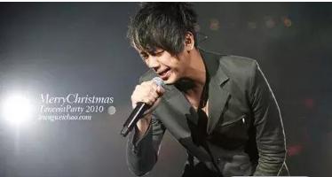 参加唱歌比赛发生突发状况该如何处理？