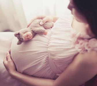 胎宝宝是怎么知道妈妈跟他说话的,孕早期和宝宝说话宝宝能感觉到吗