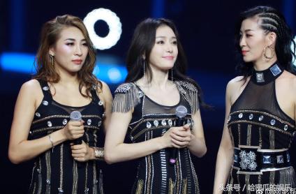 台上大跳性感爵士舞，台下与粉丝互动吃火锅，这样的娘娘太贴心