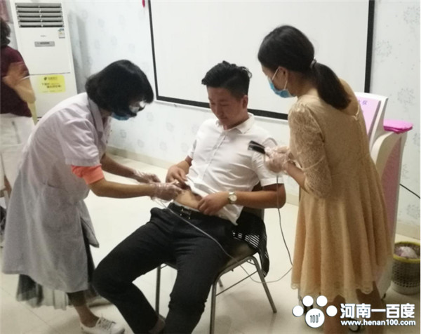 南阳圣玛医院孕妈咪课程回顾：无痛分娩，一起来“虐”爸分娩阵痛体验仪