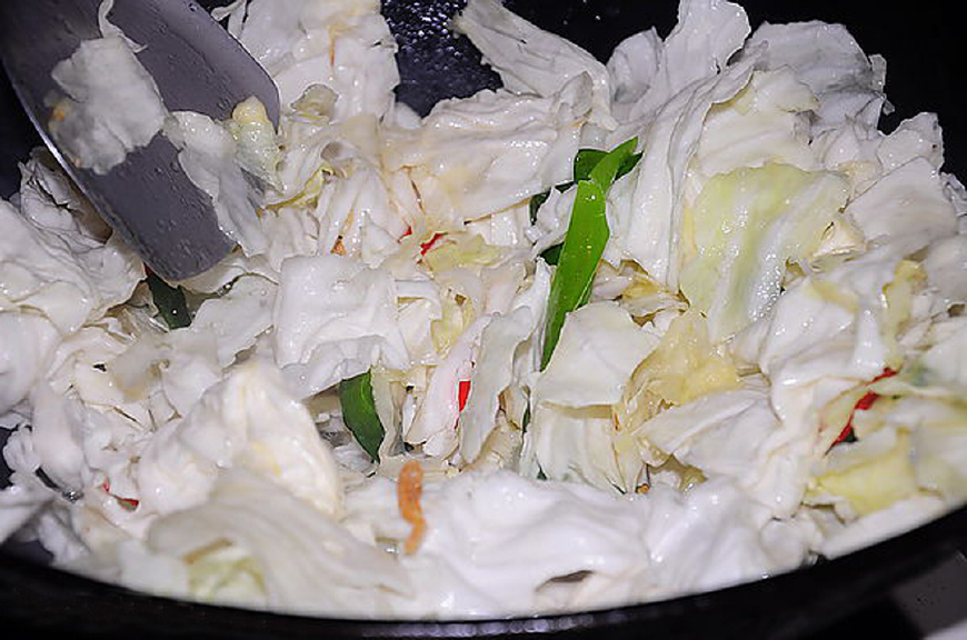 卷心菜怎么炒好吃简单又好看,卷心菜怎么炒好吃不胖