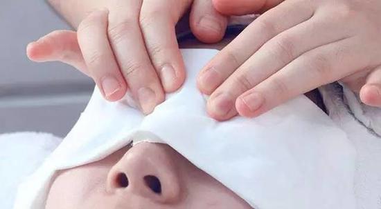 痛风急性发作期,这4件事万不可做,能缓解症状的是这2个方法