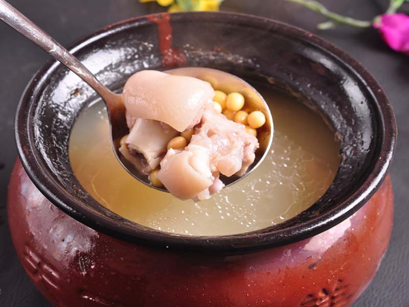 怎么熬大骨汤好喝不油腻,怎样熬的大骨汤比较浓