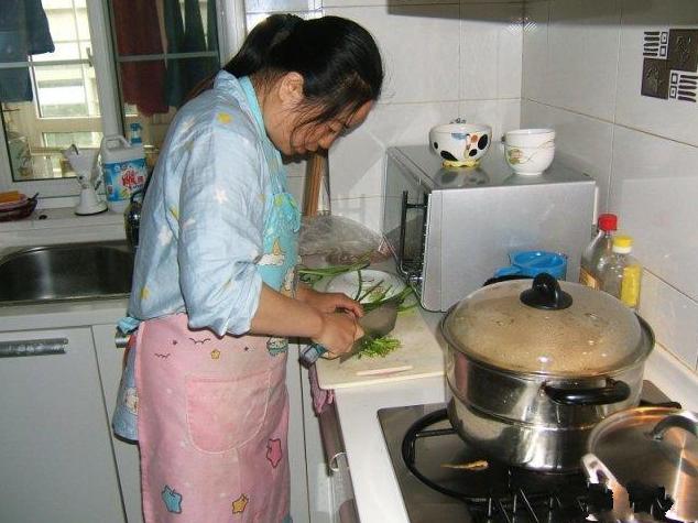 产后月子餐吃什么最好,月子餐可以稍微加点盐吗