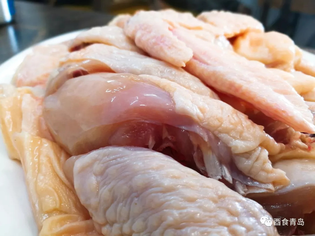 念念不忘的一家青岛粤菜餐厅，冬瓜锅涮清远鸡，连锅都能吃