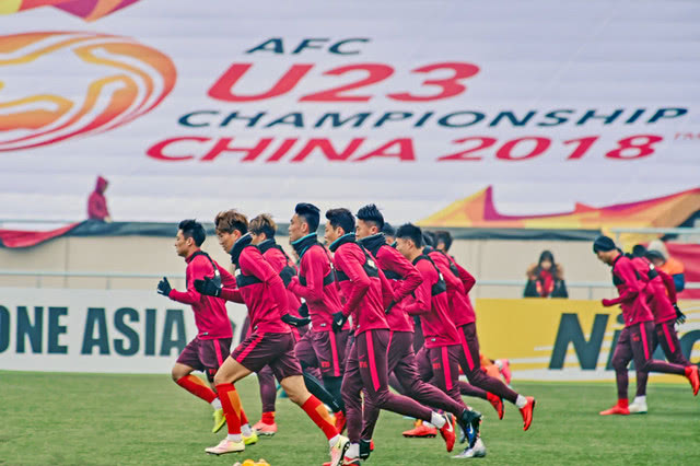 中国队两场大败里皮没有责任吗,中国男足后续该怎么办