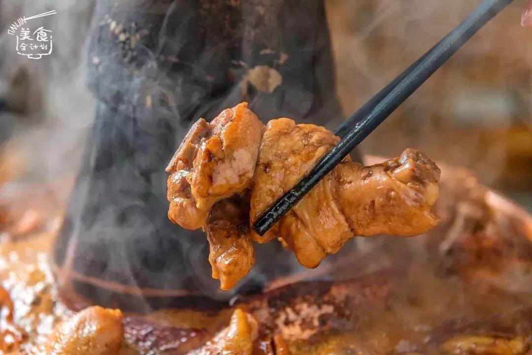 3斤半鸡肉做锅底！天津真理道这家接地气老店，烤串更是有名气！