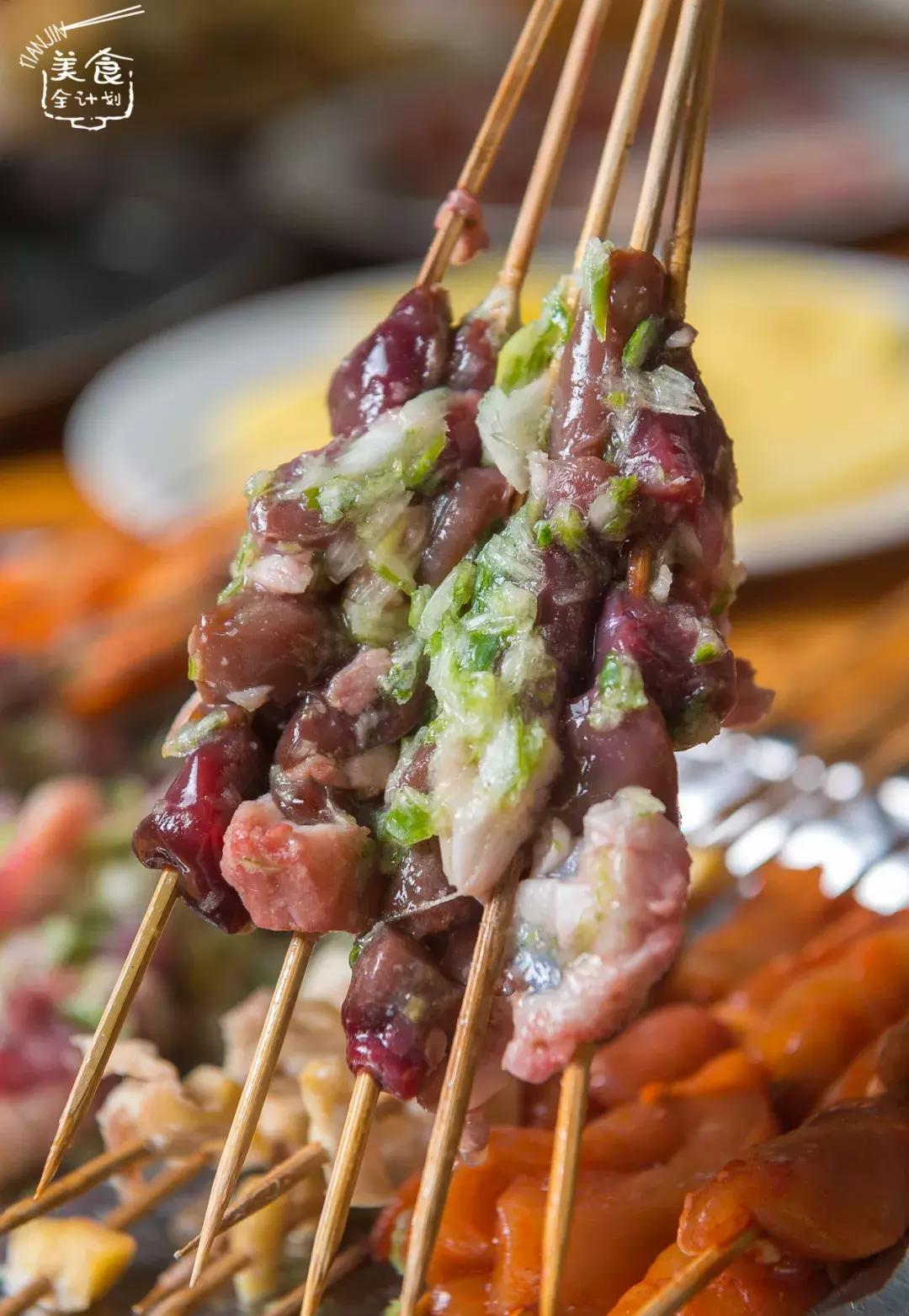 3斤半鸡肉做锅底！天津真理道这家接地气老店，烤串更是有名气！