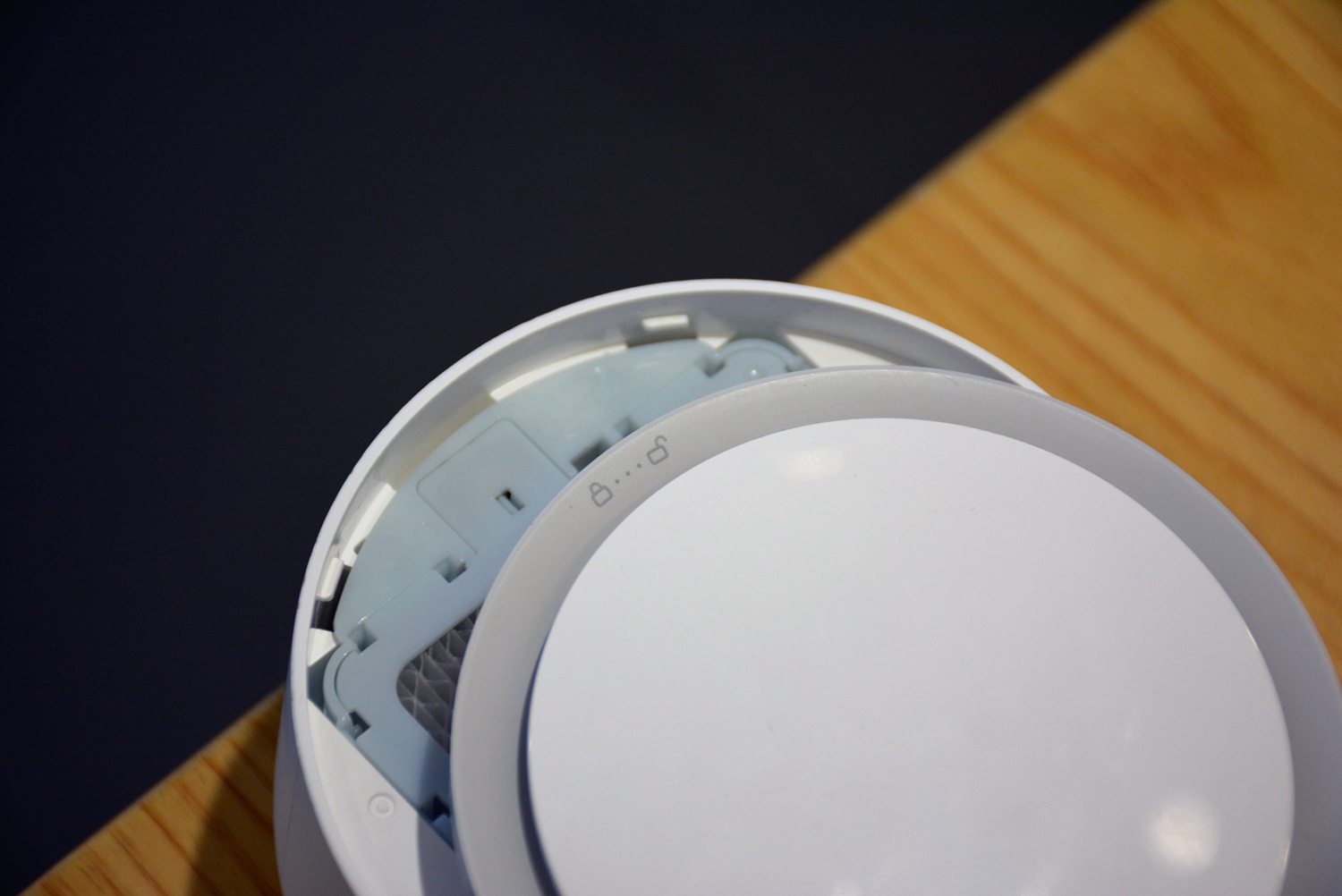 米家驱蚊器智能版怎么更换驱蚊片,米家驱蚊器里面的电子