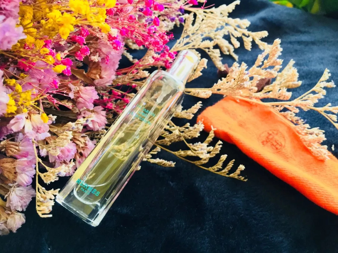 我的天呐！办公室小姐姐包里竟然带这些东西？