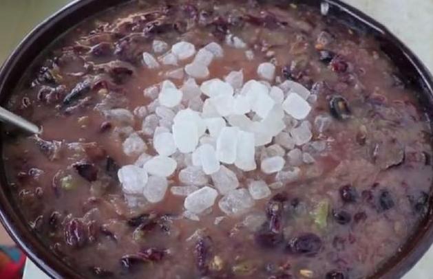 自制葡萄酒的步骤和方法,自制葡萄酒家常做法及储存