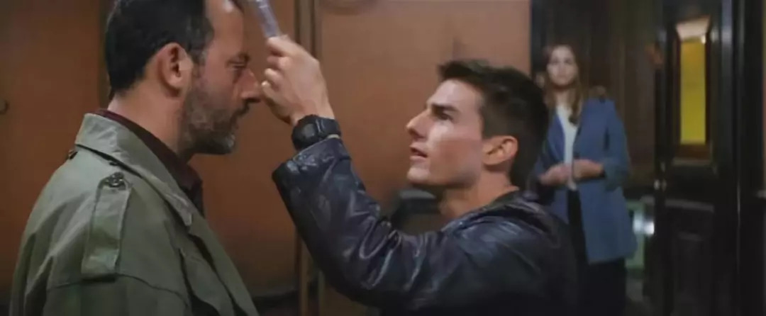 碟中谍汤姆克鲁斯骑什么摩托车,碟中谍汤姆克鲁斯片段