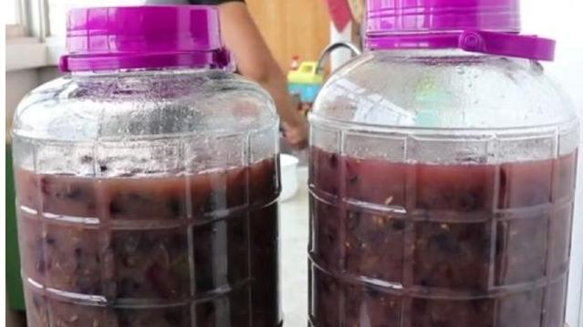 自制葡萄酒的步骤和方法,自制葡萄酒家常做法及储存