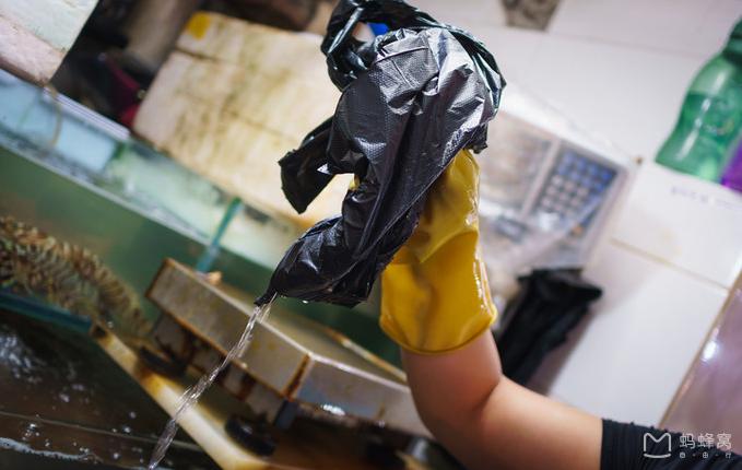 三亚旅游吃海鲜住宿攻略,三亚奥特莱斯购物攻略