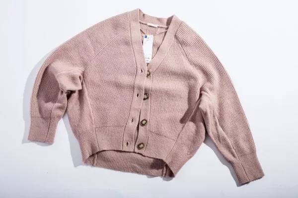 日本时尚博主AYA推荐=GU针织开衫全色系、全码数比较