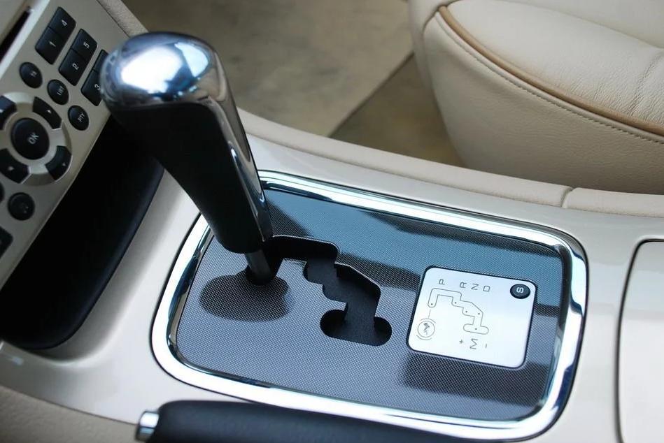 标致607和什么车一样,标致607当年落地多少钱