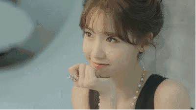 都是玩手机，凭啥她玩成了年入百万，人人羡慕的赚钱网红？